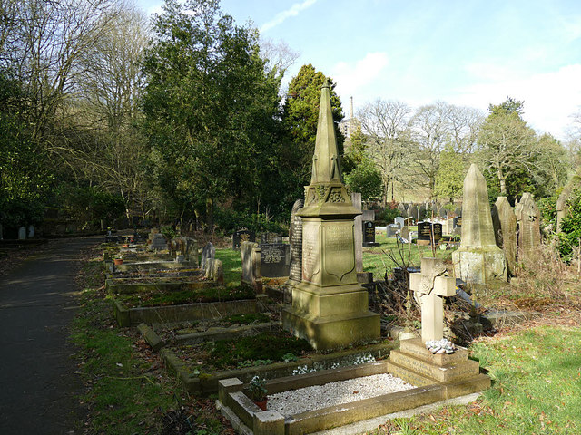 Luddenden Cemetery (1) © Stephen Craven :: Geograph Britain And Ireland