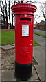 Elizabeth II postbox on Hawthorn Road, Redcar