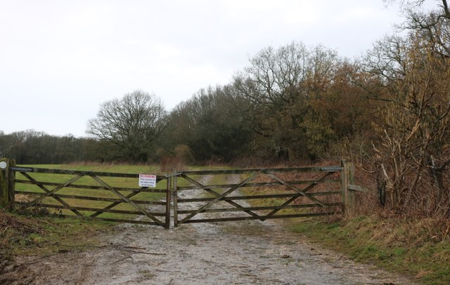 Entrance to field on Catmore Road © David Howard cc-by-sa/2.0 ...