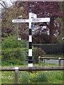 Old Direction Sign - Signpost by The Avenue, Comberbach