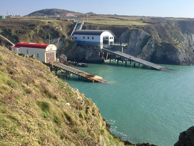 lifeboat-stations-alan-hughes-cc-by-sa-2-0-geograph-britain-and