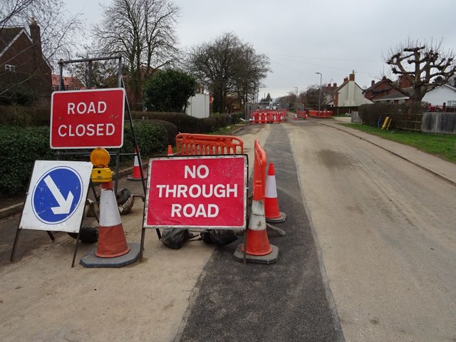 Road clsed at Tunnel Hill © Philip Halling cc-by-sa/2.0 :: Geograph ...