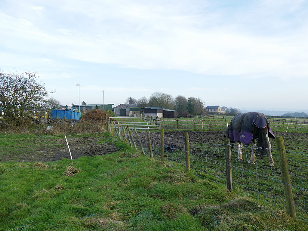 Tower Hill Farm © Stephen Craven cc-by-sa2.0 :: Geograph Britain and 