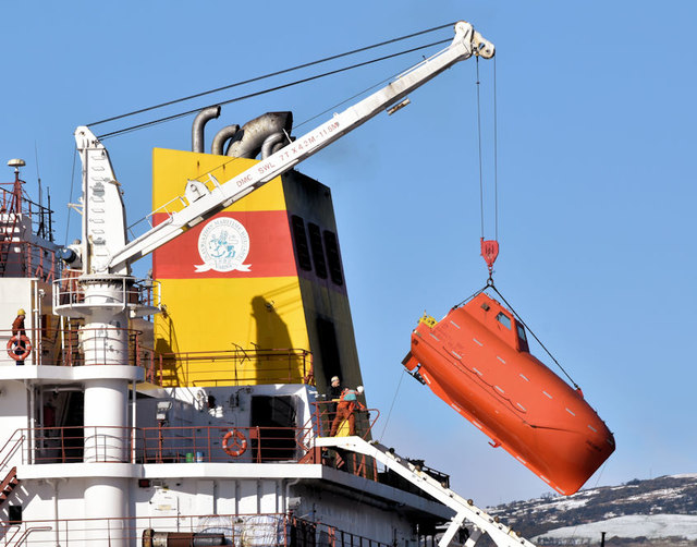 Ship's lifeboat recovery, Belfast harbour (March 2019)