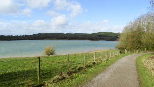 Track along eastern side of Carsington Water