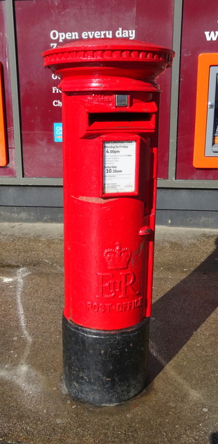 Elizabeth II postbox on Grandale, Hull © JThomas :: Geograph Britain ...