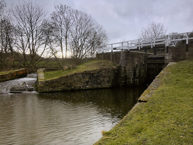Hirst Lock, Leeds and Liverpool Canal