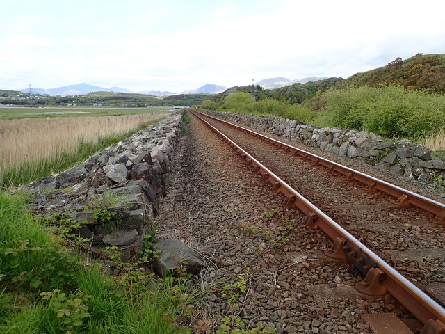 Cambrian Coast railway © Eirian Evans :: Geograph Britain and Ireland