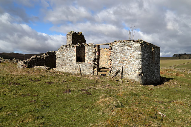The ruined Ladhopemoor Cottage