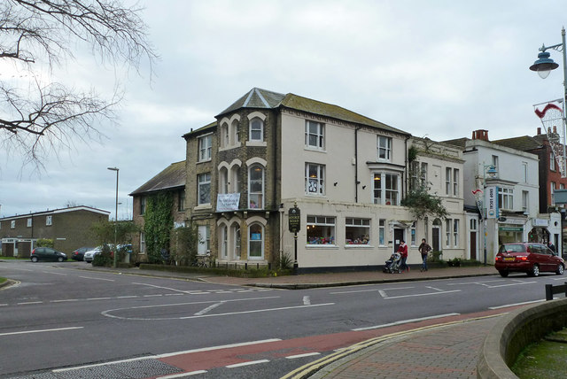 Corner building, Stoke Road, Gosport © Robin Webster :: Geograph ...