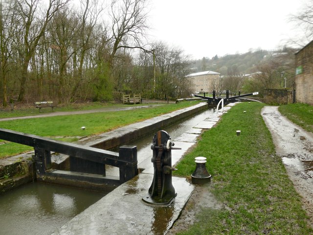 Lock 14W on the Huddersfield Narrow Canal