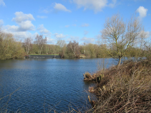 Cheshunt Lake © Peter S cc-by-sa/2.0 :: Geograph Britain and Ireland