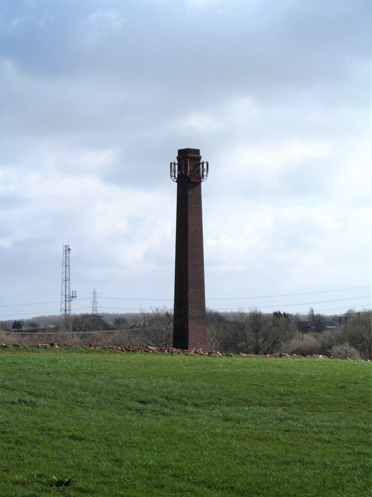 Former brickworks chimney © Gordon Hatton cc-by-sa/2.0 :: Geograph ...