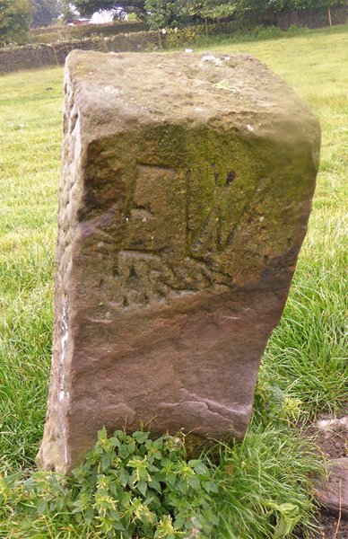 Old Boundary Marker in field off Long... © Milestone Society ...