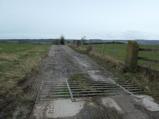 Access track to Woodhouse Farm © Christine Johnstone :: Geograph ...