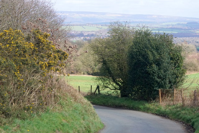 Crow Lane on Ashurst's Beacon © Mike Pennington cc-by-sa/2.0 ...