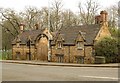 Northampton : Archway Cottages, Abington Park