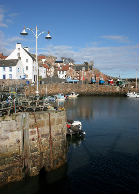 Crail Harbour © Richard Sutcliffe :: Geograph Britain and Ireland