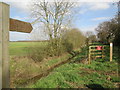 Entrance  to  Featherbed  Lane  (track)  off  Wood  Lane