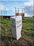 SX0674 : Old Guide Stone near the B3266, St Tudy by Milestone Society