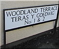 Woodland Terrace bilingual name sign, Waunddu, Pontnewynydd