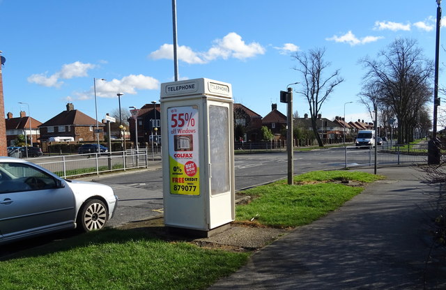 K8 telephone box on Ellerburn Avenue, Hull