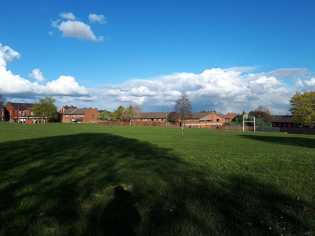 Hartley Crescent Public Open Space (2) © Stephen Craven cc-by-sa/2.0 ...