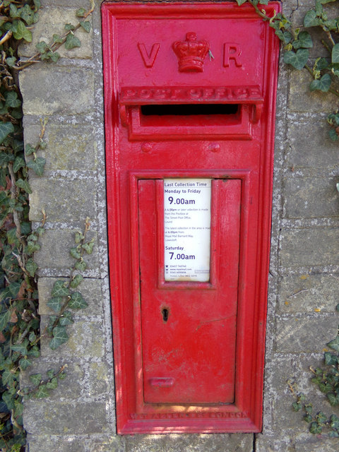 Hill House Victorian Postbox