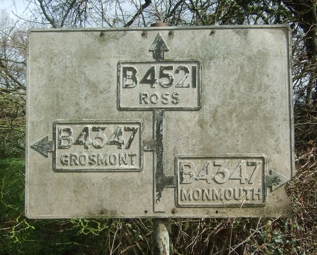 Pre-Worboys road sign on the B4521, Norton