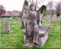 TG2008 : Angel guarding the grave of Lilian Mary Hunt by Evelyn Simak