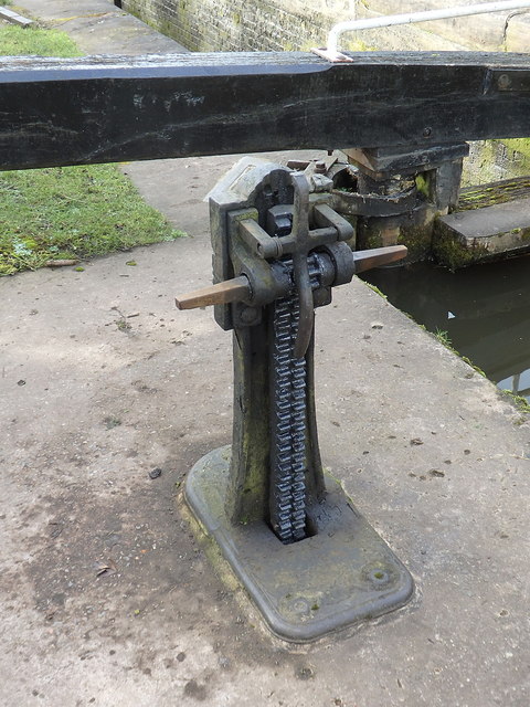 Ground paddle gear, Tardebigge lock 57, Birmingham & Worcester Canal