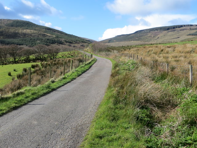 Minor road near to Amond © Peter Wood cc-by-sa/2.0 :: Geograph Britain ...