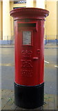 SO5039 : Elizabeth II postbox on Broad Street, Hereford by JThomas