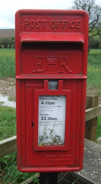 Close up, Elizabeth II A466, Wormelow... © JThomas cc-by-sa/2.0 ...