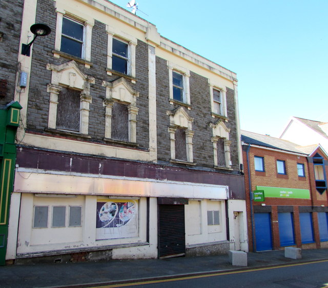 Derelict former convenience store, High... © Jaggery :: Geograph ...