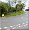 Yellow grit box, Bronmynydd, Abertridwr