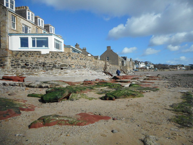 Rocky outcrops on the beach, Lower Largo