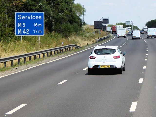 M5 Motorway, north of Junction 6 © David Dixon cc-by-sa/2.0 :: Geograph ...