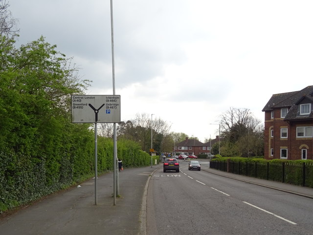 West End Road, Ruislip (A4180) © JThomas :: Geograph Britain and Ireland