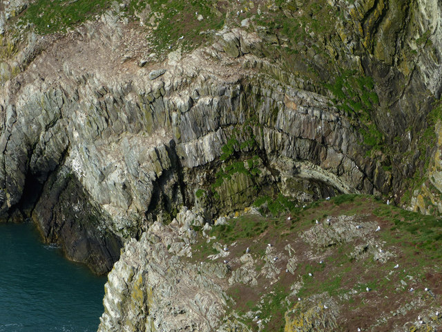 Folded rocks on South Stack © Chris Gunns cc-by-sa/2.0 :: Geograph ...