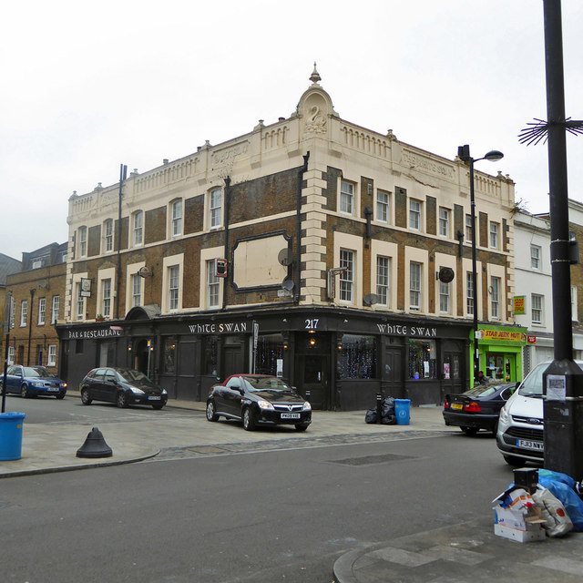 The White Swan, Deptford © Robin Webster :: Geograph Britain and Ireland