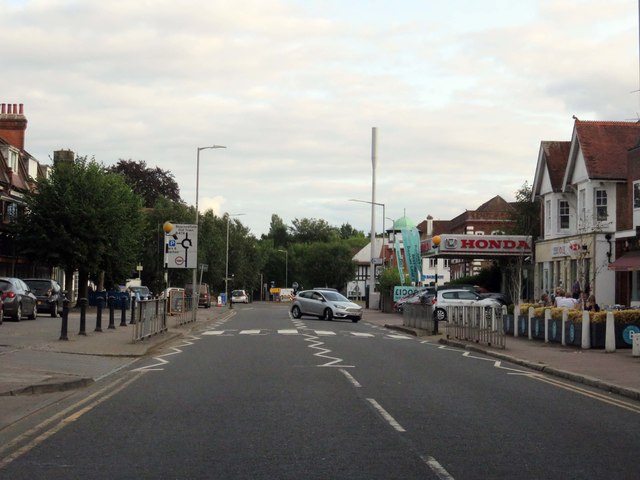 Penn Road in Beaconsfield © Steve Daniels cc-by-sa/2.0 :: Geograph ...