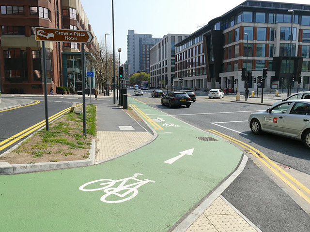 New cycle lane on Wellington Street (2)