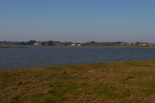 Looking upstream at the curve in the River Alde