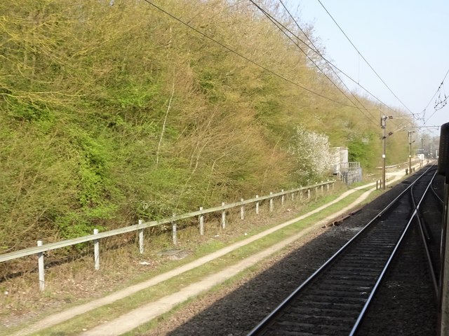 View from a Doncaster-Peterborough train - Points in a cutting