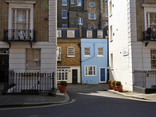 Cottages in St George's Square Mews, SW1