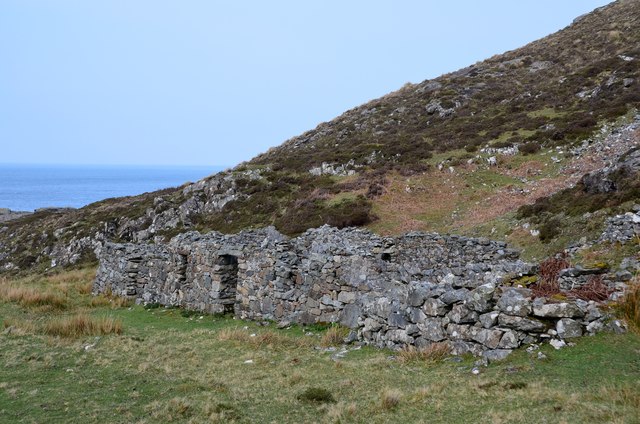 Cottage ruins near Portuairk