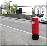 ST1599 : Queen Elizabeth II pillarbox, Cardiff Road, Bargoed by Jaggery