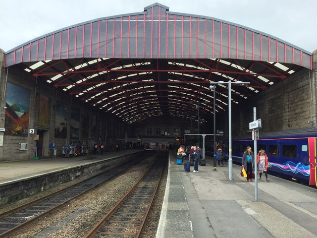 Penzance railway station © Andrew Abbott :: Geograph Britain and Ireland