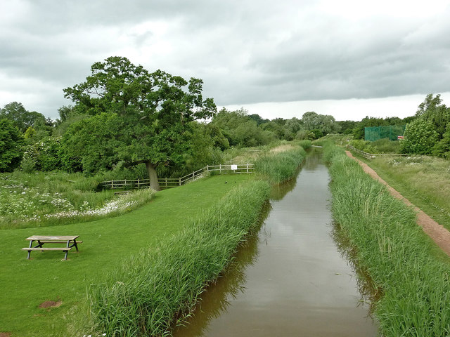 Droitwich Junction Canal east of... © Roger D Kidd :: Geograph Britain ...